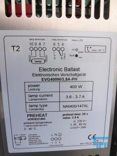 UV-Bestrahlung:
Hygienisierungsverfahren fr Abwsser mit UV-Strahlen  und Desinfektionsverfahren u.a. fr Trinkwasser.

Quecksilberdampfstrahler unterschiedlicher Dampfdrcke senden UV-Strahlen in verschiedenen Lngen aus. Die Strahlen von 253,7 nm haben eine inaktivierende Wirkung. Die Primrschdigung der Mikroorganismen bei der UV-Bestrahlung beruht auf einer fotochemischen Vernderung der Nukleinsuren, die eine Zellteilung verhindert.
Voraussetzungen fr eine wirksame UV-Anlage ist eine definierte Bestrahlungsdosis von mind. 25 mJ cm-2, die sich errechnet aus der Bestrahlungsstrke als Funktion der Schichtdicke und der Trbung des Wassers, und der Bestrahlungsdauer, (Verweilzeit der Zelle im UV-Licht) die aus der Durchflussgeschwindigkeit resultiert. Die Bestrahlungsstrke wird beeinflusst durch die unvermeidliche Verschmutzung des Quarzschutzrohres und der Lampenalterung, die mit jedem Einschalten fortschreitet. Der Verschmutzungsgrad wird teilweise durch mechanische Manahmen vermindert (Scheibenwischerprinzip), der Lampenalterung wird durch regelmiges auswechseln begegnet.

UV-Wasserdesinfektion gilt als wirksam und sicher und verndert weder den Geschmack, die Farbe noch den Geruch des Wassers. Das so behandelte Wasser gilt als bedenkenlos trink- oder gewerblich nutzbar.
Quelle: www.wasser-wissen.de
UV- Strahlung:
(ultraviolet radiation) Kurzform von ultravioletter Strahlung. Es handelt sich um eine Strahlung mit der Wellenlnge von 0.001m bis 0.4m.  Fr das Leben auf der Erde sind die EUV- und die UVC-Strahlen der Sonne schdlich, werden aber von der Atmosphre absorbiert.
Im Bereich der Wasser/Abwasserbehandlung werden UV-Strahlen technisch zur UV-Bestrahlung genutzt.
Quelle: www.wasser-wissen.de