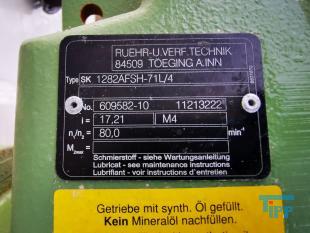 Behandlungsbehlter dienen zur  Vorbehandlung von u.a. Teilstrmen des anfallenden Abwassers mit dem Ziel einer optimierten nachfolgenden Endbehandlung der Gesamtabwassermenge. Eine solche Chargenbehandlung kann z.B. in einer Vor-Oxidation, Neutralisation oder auch Vergleichmigung von konzentrierten Abwasserstrmen zur Endbehandlung bestehen.
Quelle: www.wasser-wissen.de