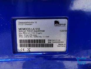 Dosierstation:

Dosierstationen sind wesentliche Anlagenteile in industriellen wie auch kommunalen Klranlagen. Sie dienen zur Fllungsmitteldosierung bei der Phosphatelimination oder zur Dosierung von Chemikalien (Wasserstoffperoxid, Natronlauge, Salzsure, Zitronensure etc.) fr die Reinigung der eingesetzten Membranen. 
Quelle: www.wasser-wissen.de