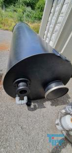 Behandlungsbehlter dienen zur  Vorbehandlung von u.a. Teilstrmen des anfallenden Abwassers mit dem Ziel einer optimierten nachfolgenden Endbehandlung der Gesamtabwassermenge. Eine solche Chargenbehandlung kann z.B. in einer Vor-Oxidation, Neutralisation oder auch Vergleichmigung von konzentrierten Abwasserstrmen zur Endbehandlung bestehen.
Quelle: www.wasser-wissen.de