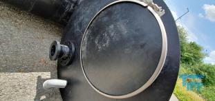 Behandlungsbehlter dienen zur  Vorbehandlung von u.a. Teilstrmen des anfallenden Abwassers mit dem Ziel einer optimierten nachfolgenden Endbehandlung der Gesamtabwassermenge. Eine solche Chargenbehandlung kann z.B. in einer Vor-Oxidation, Neutralisation oder auch Vergleichmigung von konzentrierten Abwasserstrmen zur Endbehandlung bestehen.
Quelle: www.wasser-wissen.de