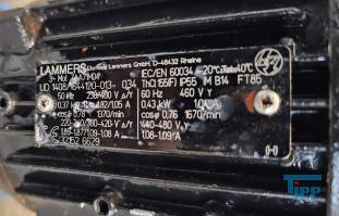 Dosierpumpe:Dosierpumpen kommen berall dort zum Einsatz, wo Flssigkeiten dosiert, d.h. mglichst genau mit einem definierten Volumen und in einer definierten Zeit einem Medium zugegeben werden sollen. 

Bei Dosierpumpen handelt es sich um oszillierende Verdrngerpumpen. Es wird ein definiertes Flssigkeitsvolumen beim Rckhub des Verdrngers eingesaugt und beim Druckhub in die Dosierleitung gedrckt. Die Frderleistung ist durch das Einstellen des Hubvolumens und der Dosierhbe pro Zeiteinheit vernderbar. So lsst sich eine gleich bleibend genaue und auch bei unterschiedlichen Gegendrcken konstante Dosierung erreichen.
Quelle: www.wasser-wissen.de