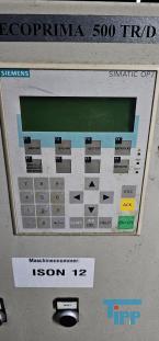 Verdampfer:
(evaporator) Verdampfer sind thermische Trennapparate zur Trennung von Komponenten aus einem Flssigkeitsgemisch mittels Verdampfung. Als Verdampfung wird der bergang einer Flssigkeit vom flssigen in den gas- bzw. dampffrmigen Zustand bezeichnet. 

Die Trennung kann dadurch erfolgen, dass die zu trennende Komponente verdampft und durch Kondensation zurck gewonnen wird (z.B. in einem Vakuumverdampfer) oder aber dadurch, dass ein gelster Stoff durch die Verdampfung des Lsemittels gewonnen werden soll (siehe auch Kristallisation). 
In der Regel werden zwei Grundprinzipien des Verdampfens unterschieden, die Oberflchenverdampfung und die Entspannungsverdampfung:

    * In Oberflchenverdampfern sind Heizraum und verdampfende Flssigkeit durch eine Wand getrennt, durch die die erforderliche Verdampfungswrme bertragen wird. Die Heizseite kann dabei ein Brennraum sein (z. B. Kraftwerkskessel) oder der Raum eines Wrmetauschers, in dem ein Wrmetrgermedium strmt.  
    * Im Gegensatz dazu wird bei der Entspannungsverdampfung (Flash-Verdampfung) ein flssiger Strom auf einen niedrigeren Druck gedrosselt. Dabei verdampft ein Teil der Flssigkeit, die sich dabei abkhlt. 

Je nach Anforderungen und bestehenden Bedingungen knnen diese Prozesse bei Umgebungsdruck, bei hheren Drcken oder auch im Vakuum (Vakuumverdampfer) erfolgen.

Der Gefahr der Ablagerung von Feststoffen auf den Heizflchen wird je nach Apparat mit unterschiedlichen Methoden entgegen getreten. Quelle:www.wasser-wissen.de
Eindampfung:
Die Eindampfung dient in erster Linie der Aufkonzentration von schwerflchtigen Bestandteilen im Rckstand. Dieses Verfahren ist immer dann einzusetzen, wenn die Abwasserinhaltstoffe mit Wasserdampf schwerflchtig sind. Bei leichtflchtigen Inhaltstoffen werden Strippverfahren gewhlt, bei denen gelste Gase aus Flssigkeiten mit Hilfe von Strippgasen (Dampf oder Inertgas) ausgetrieben werden. Bei der auch Gasphasenoxidation genannten Abwasserverbrennung werden in erster Linie organische Inhaltstoffe mit Sauerstoff chemisch oxidativ zerstrt und in CO2, H2O, SOx, NOx und Hx umgewandelt. Diese Verfahren gehren zu den technisch und energetisch aufwendigsten bei der Abwasserbehandlung. Extraktive Verfahren basieren darauf, dass mit organischen Lsungsmitteln Schadstoffe dem Abwasser entzogen werden. Die vier Phasen dieser Vorgnge sind:

 Durchmischung - Phasentrennung - Aufbereitung des Extraktes 

Weiterbehandlung des Abwassers

Bei den destillativen Verfahren werden Inhaltstoffe aus dem Abwasser thermisch ausgetrieben. Diese partielle Verdampfung bei erhhten Temperaturen basiert auf dem Henry-Daltonschen Gesetz. Gelste Gase werden mit Hilfe von Strippmedien (Luft, Dampf) aus Abwssern ausgetrieben. Quelle: www.wasser-wissen.de