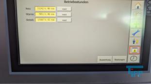 CP-Anlage: chemisch-physikalische Behandlungsanlage; chemisch-physikalische Behandlung: (chemical wastwater treatment) Allgemeine Bezeichnung fr Verfahren der Abwasserbehandlung mit dem Einsatz von Chemikalien z.B. Fllung, Flockung oder Neutralisation. Durch chemische Verfahren werden  Abwasserinhaltsstoffe in eine Form berfhrt, in der sie z.B. mechanisch  getrennt werden knnen. Da auch biologisch abbaubare Verbindungen durch chemische Verfahren beeintrchtigt werden, hat deren Einsatz eine direkte Auswirkung auf eine ggf. nachgeschaltete biologische Abwasserreinigung. 
Ein weiteres Verfahren der chemischen Abwasserbehandlung ist die Oxidation von Wasserinhaltsstoffen mit Wasserstoffperoxid. Quelle:www.wasser-wissen.de
Fllungsanlage

Der Betrieb einer Fllungsanlage bietet sich in Fllen von mit Schwermetallen belastetem Abwasser an. Insbesondere fr die separate Behandlung von belasteten Abwasserteilstrmen  sind Fllungsanlagen bewhrt, um die Einhaltung von Einleitergrenzwerten zu gewhrleisten. In Abhngigkeit von der Reinigungsleistung ist ein erneuter Einsatz des Wassers in der Produktion erreichbar. Quelle: www.wasser-wissen.de
Flockungsanlage

Eine Flockungsanlage ist ein System zur Zudosierung von Flockungsmittel. In der Abwasserbehandlung werden diese Anlagen zur Vernderung der Oberflchenspannung eingesetzt, was im Abwasser zur Bildung groer Feststoffpartikel (Flocken) fhrt. Diese sedimentieren leicht und lassen sich gut abfiltrieren, wodurch klares Wasser erhalten werden soll.

Flockungsanlagen gibt es in unterschiedlichen Ausfhrungen:
als handgesteuerte Einkammeranlage, zweistufige Flockungsanlage oder auch vollautomatische Dreikammeranlage.
Quelle: www.wasser-wissen.de
